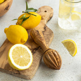 Olive wood lemon squeezer "The Juicy Lemon